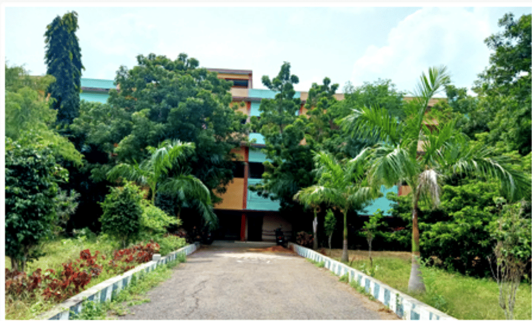 Priyadarshini Institute of Pharmaceutical Education and Research Guntur College Campus photo 2